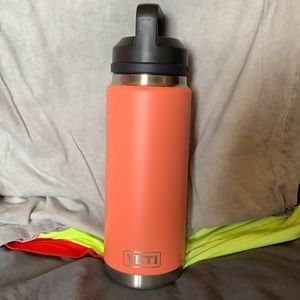 Yeti 26oz Rambler with chug cap
